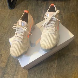 Nike Air VaporMax Flyknit 3 Light Cream Womens Size 9